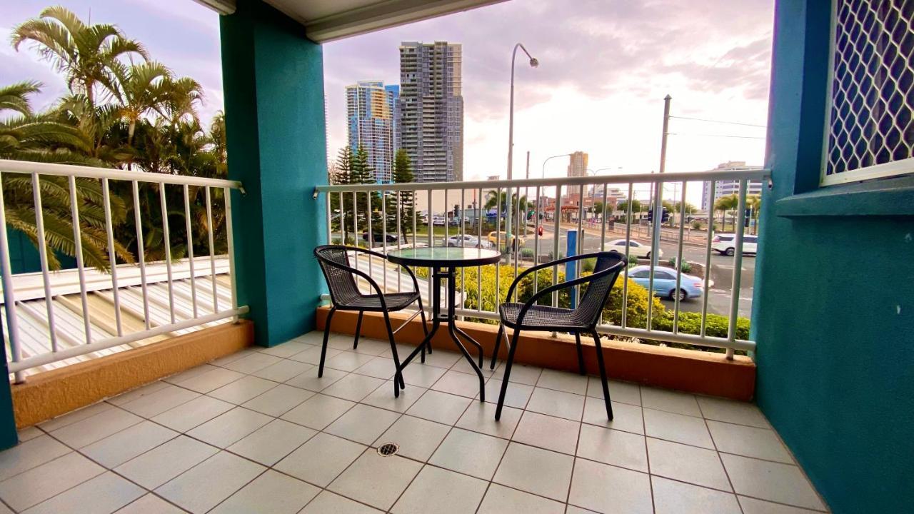 Homely Inn Queen St Gold Coast Buitenkant foto