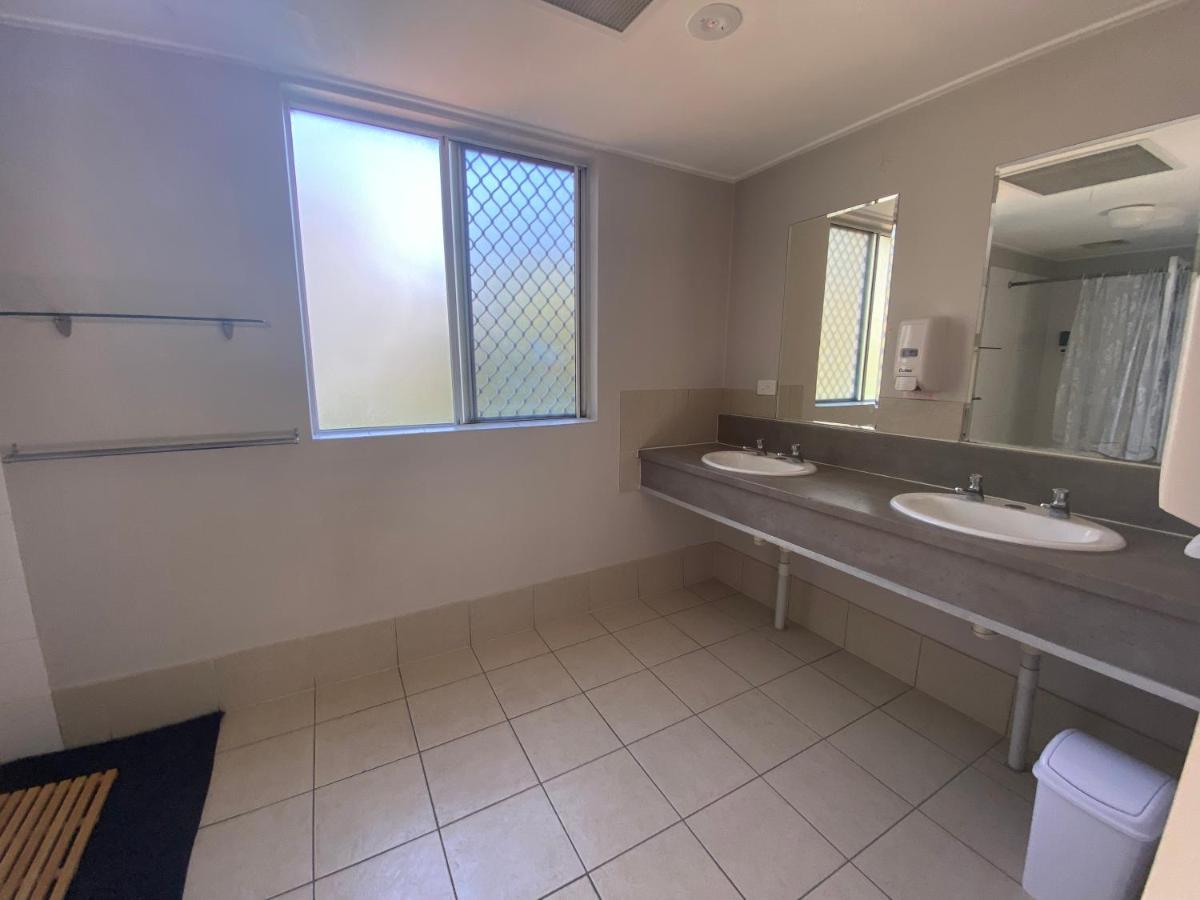 Homely Inn Queen St Gold Coast Buitenkant foto