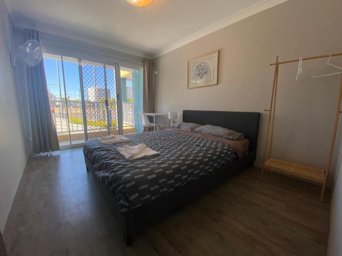 Homely Inn Queen St Gold Coast Buitenkant foto