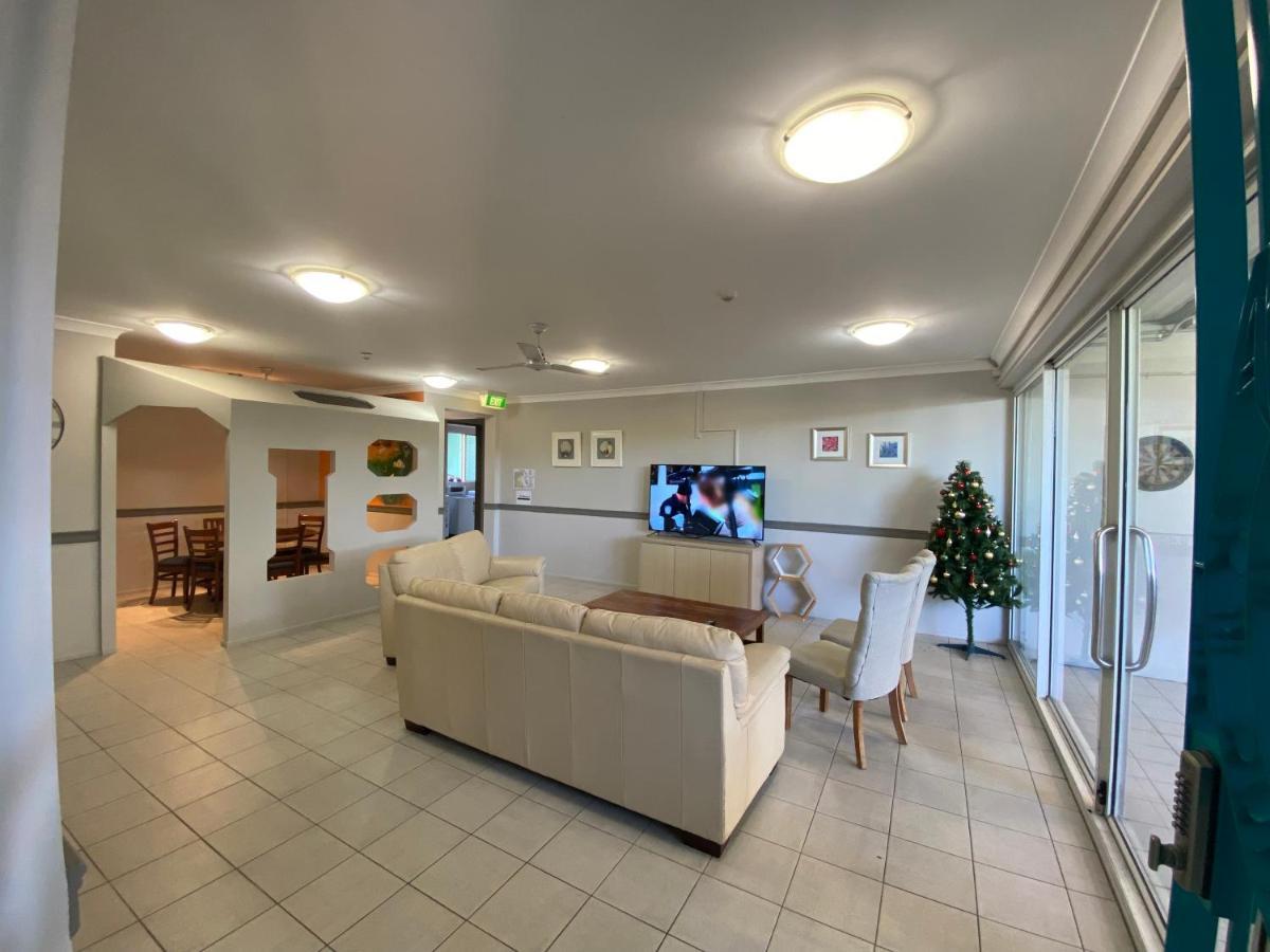 Homely Inn Queen St Gold Coast Buitenkant foto