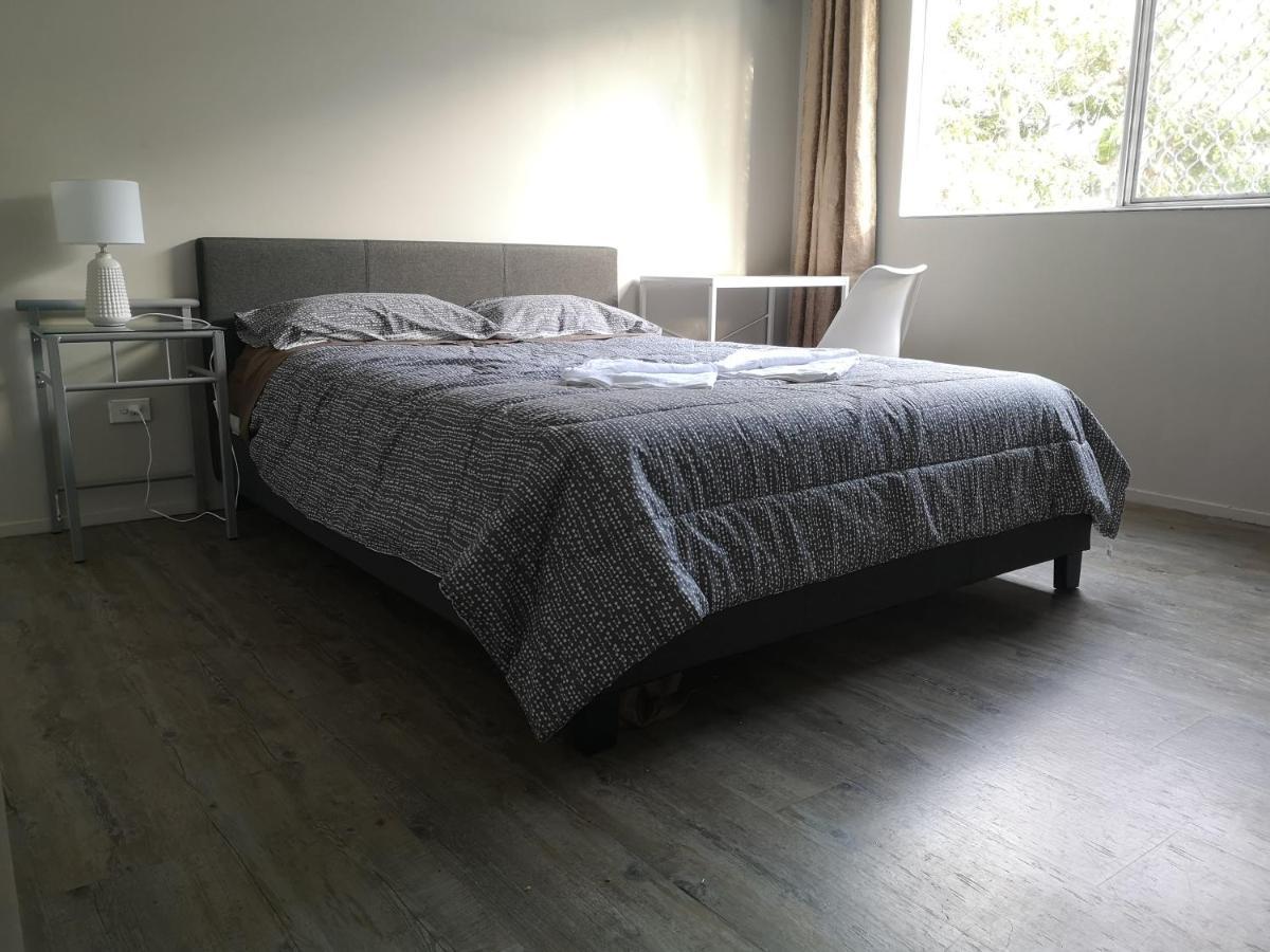 Homely Inn Queen St Gold Coast Buitenkant foto