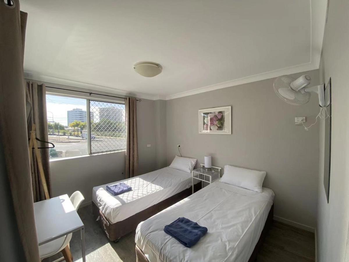 Homely Inn Queen St Gold Coast Buitenkant foto